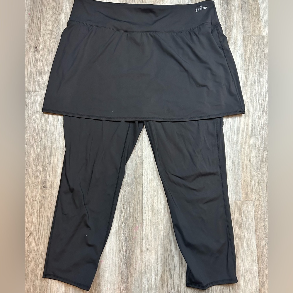 Zuda Black Skirted Yoga Athletic Leggings NWOT​​​